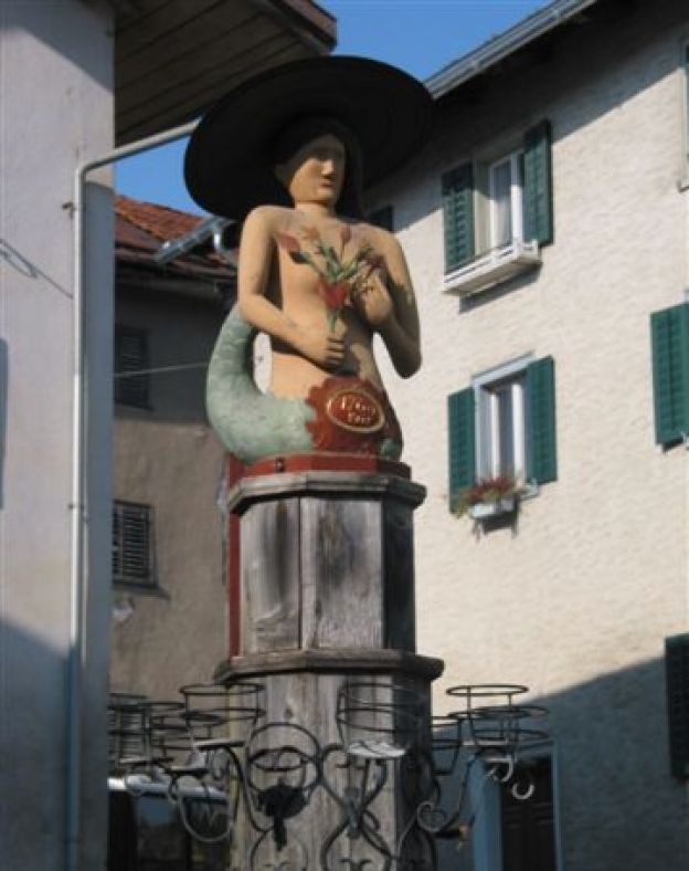 gallery/bilder-brunnenval_statue_1