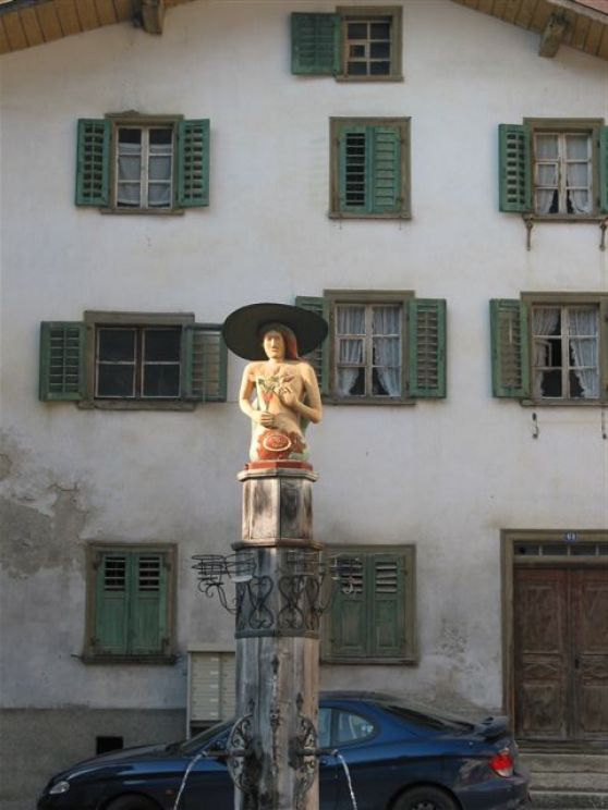 gallery/bilder-brunnenval_statue_2